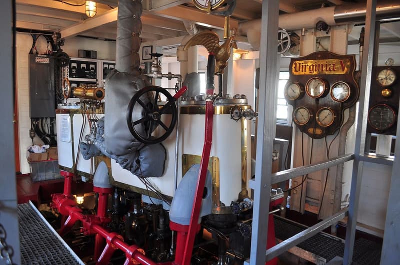 Engine room machinery of the historic steamship Virginia V