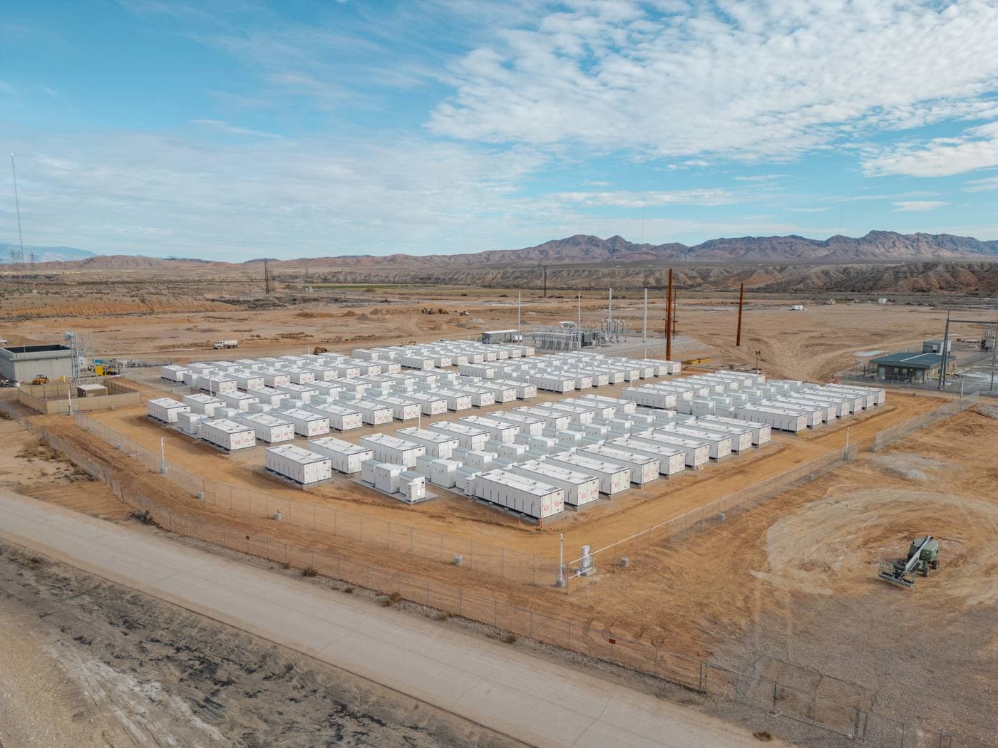 Battery Storage Now Cheaper Than Gas Peakers in All 43 Markets, Wood Mackenzie Finds