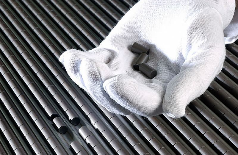 Uranium fuel pellets