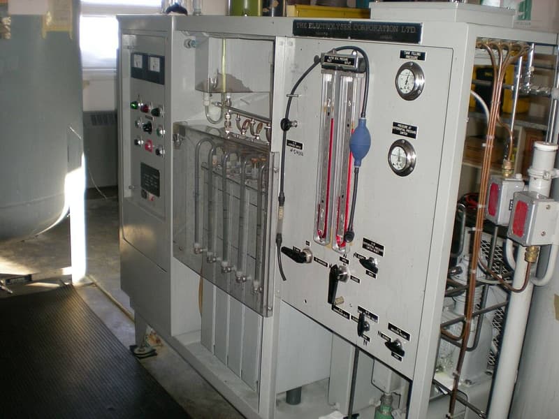 Front view of an industrial water electrolyser unit