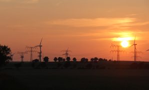 Capacity Factor Explained: Why a 100-MW Solar Farm and a 100-MW Nuclear Plant Make Very Different Amounts of Power