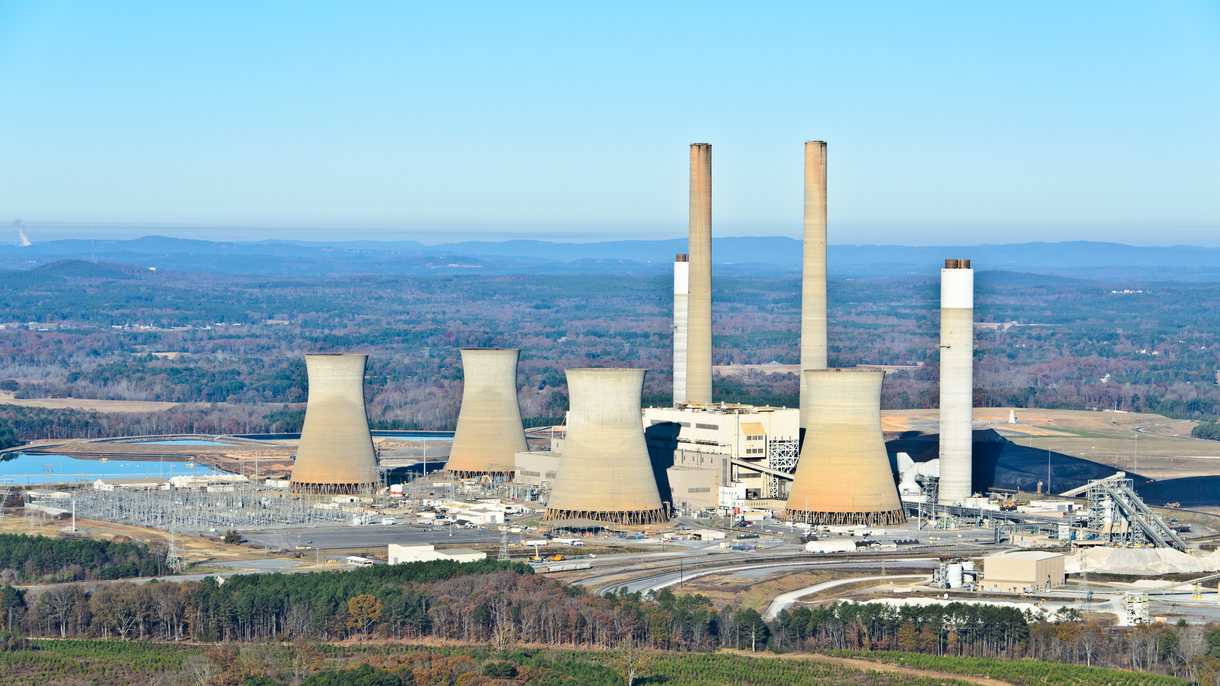 Aerial view of the coal-fired Plant Bowen power station in Georgia (illustrative image; not the Centralia plant)