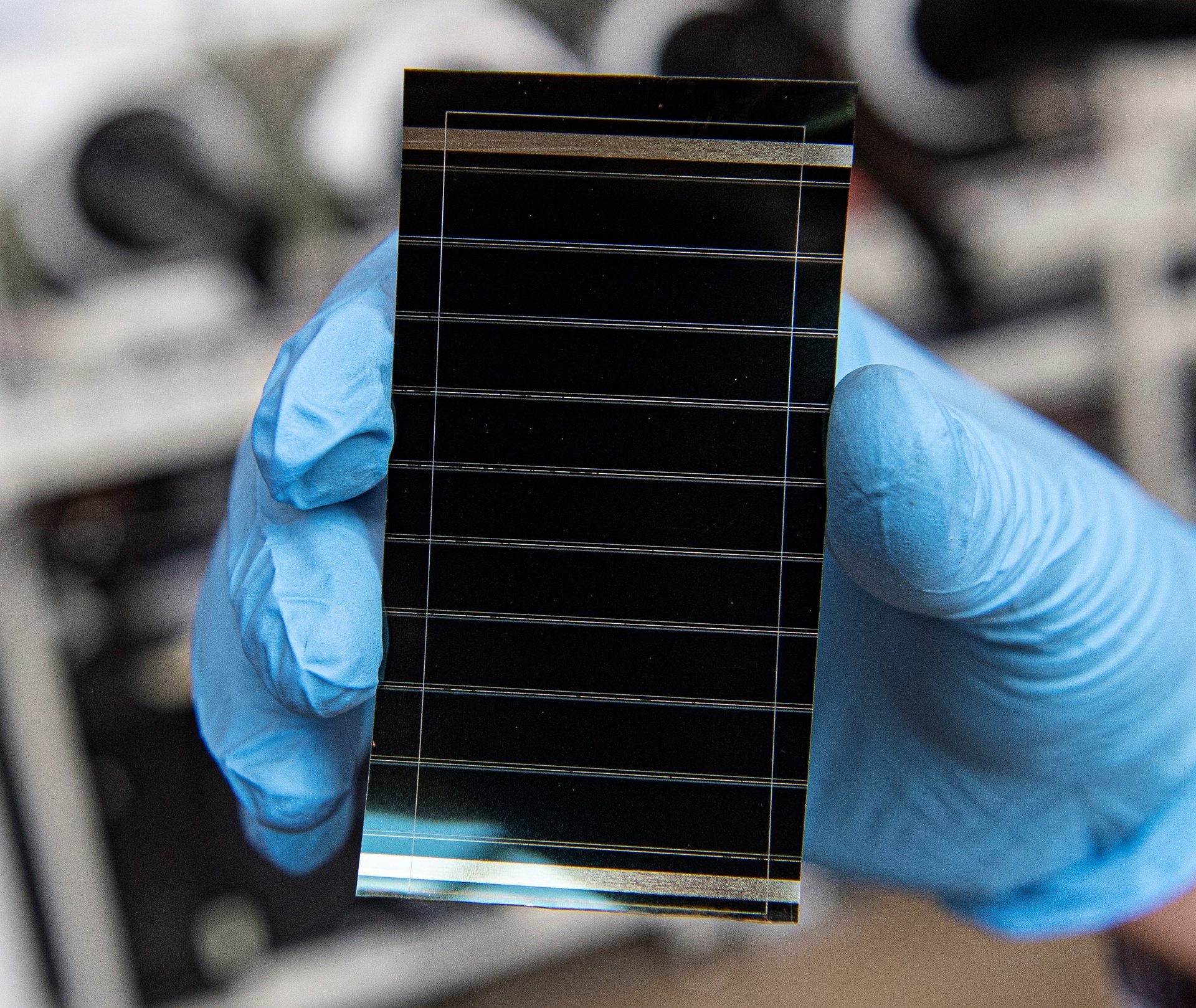 A perovskite solar cell sample photographed at the National Renewable Energy Laboratory (illustrative photo)